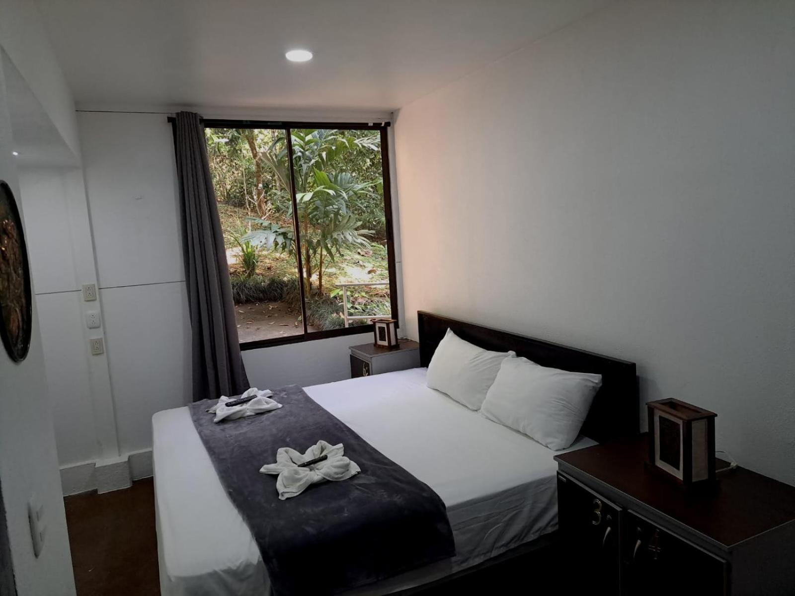 Avita Lodge Quesada  Buitenkant foto