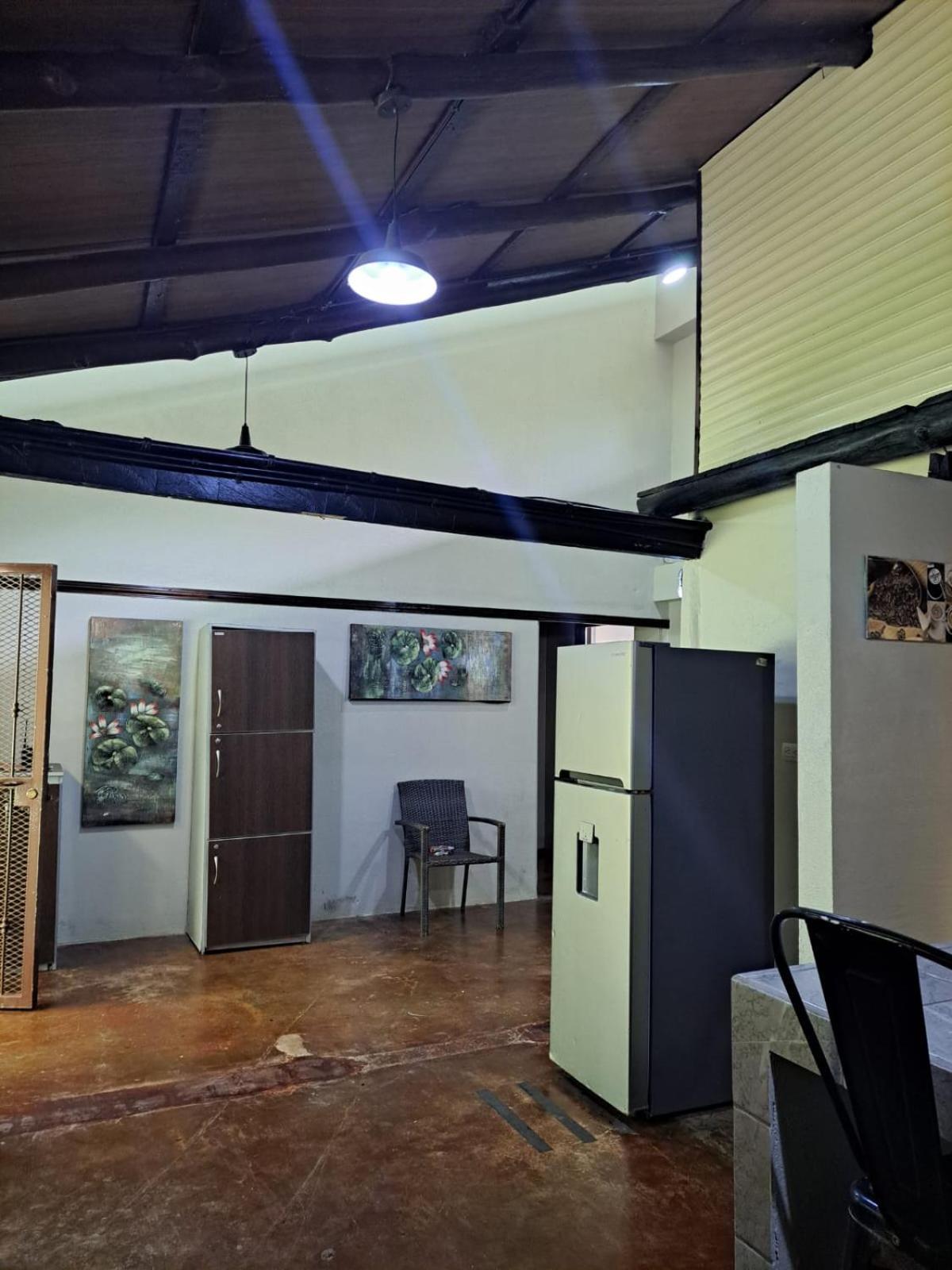Avita Lodge Quesada  Buitenkant foto