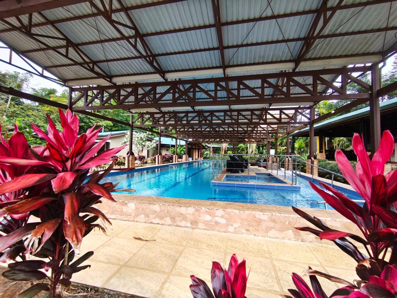 Avita Lodge Quesada  Buitenkant foto