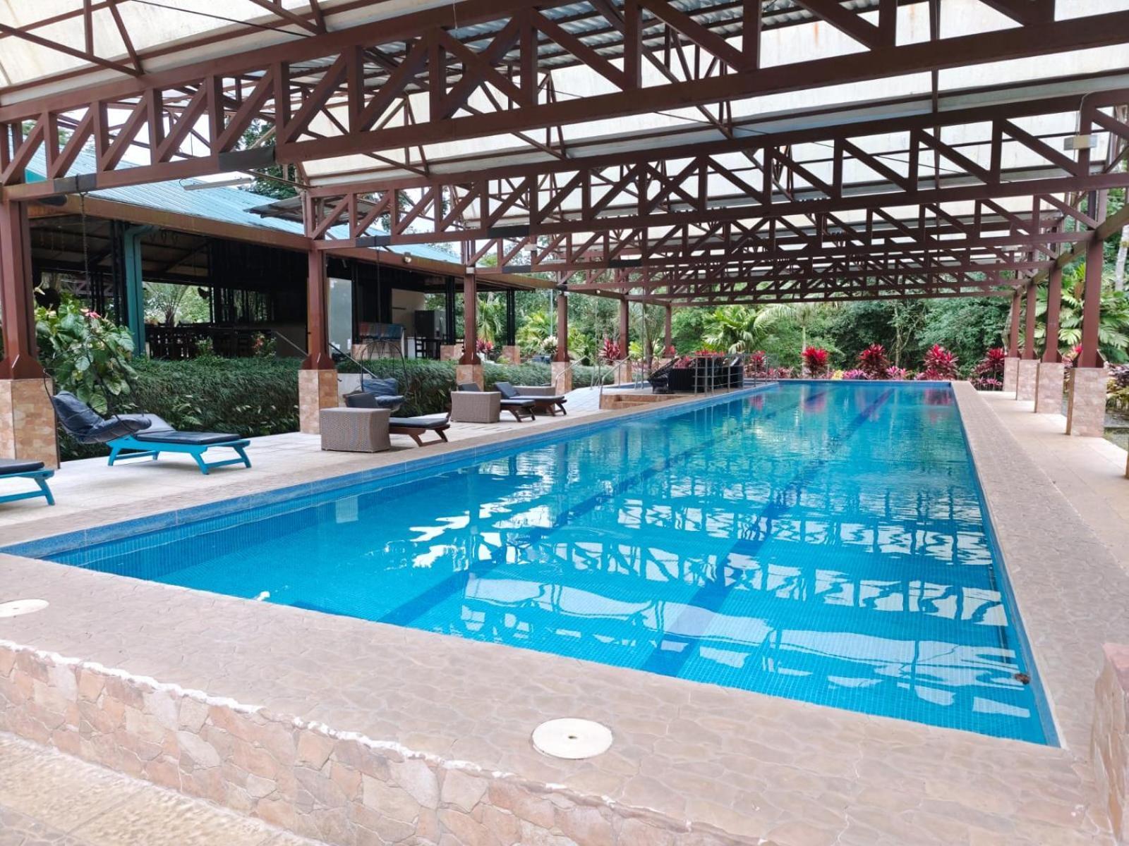 Avita Lodge Quesada  Buitenkant foto