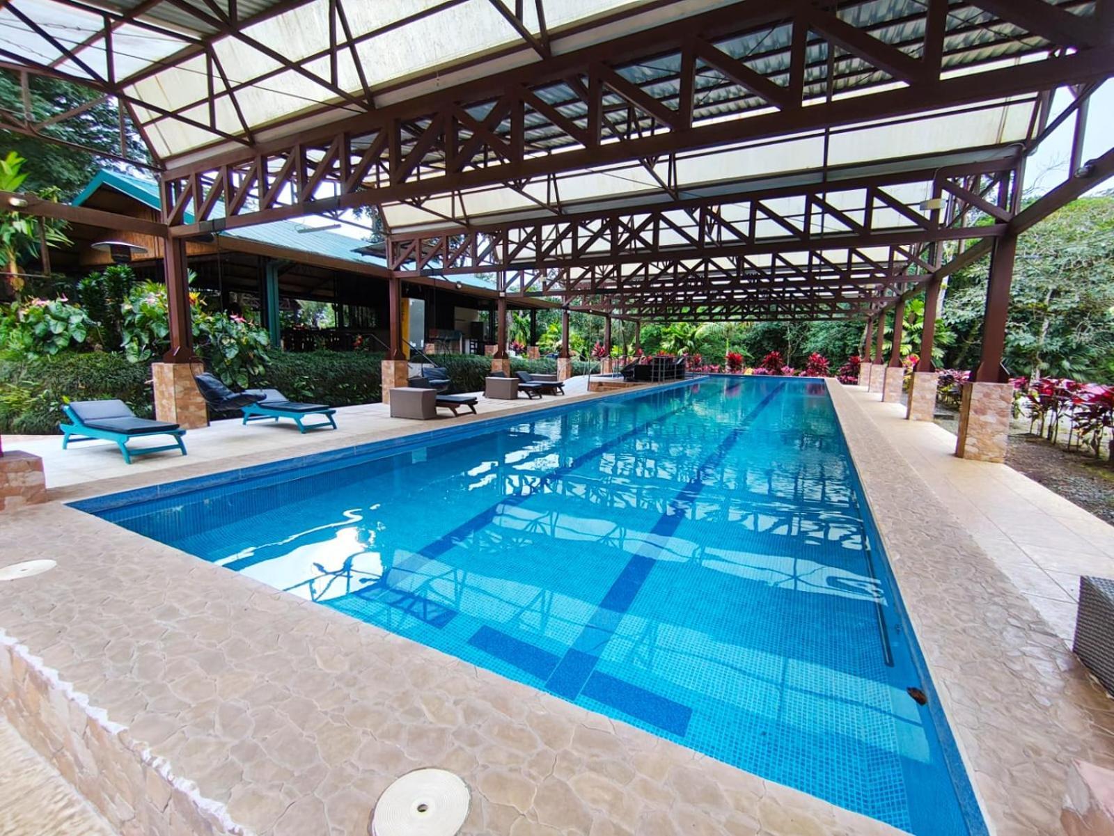 Avita Lodge Quesada  Buitenkant foto